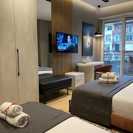 Retreat アパートホテル ティラナ