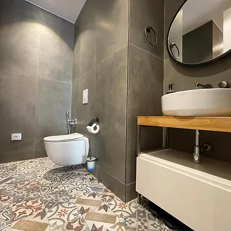 Ξενοδοχείο με διαμερίσματα Retreat Τίρανα