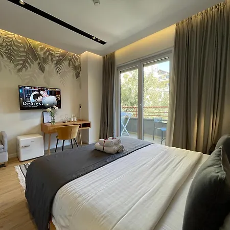 Retreat Aparthotel 4*