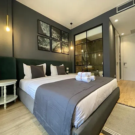 Retreat Aparthotel