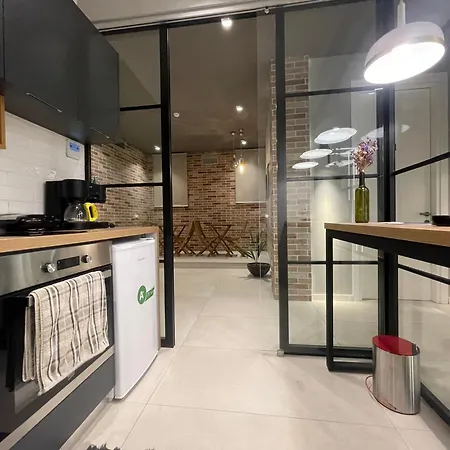 Retreat ティラナ