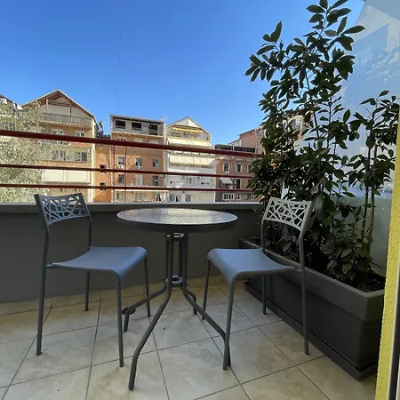 Retreat Aparthotel 4*