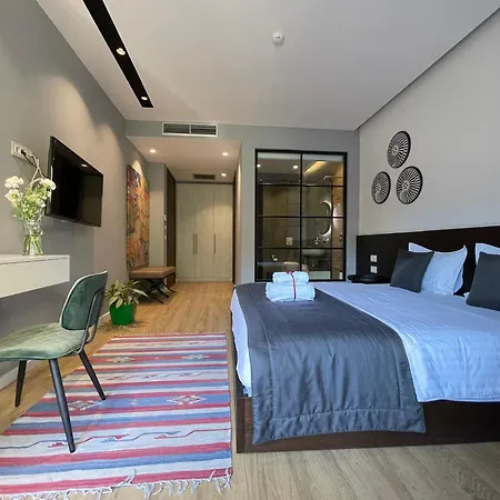 Retreat 4* Tirana