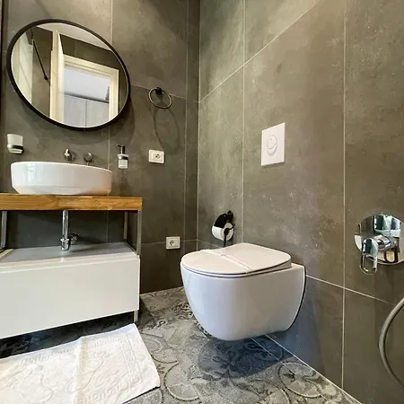 Retreat Apartahotel Tirana