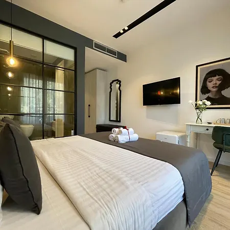 Retreat 4* Tirana