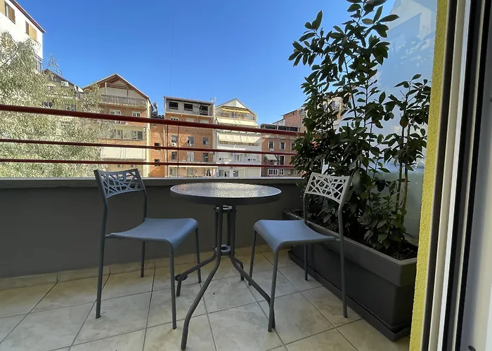 Retreat Aparthotel 4*